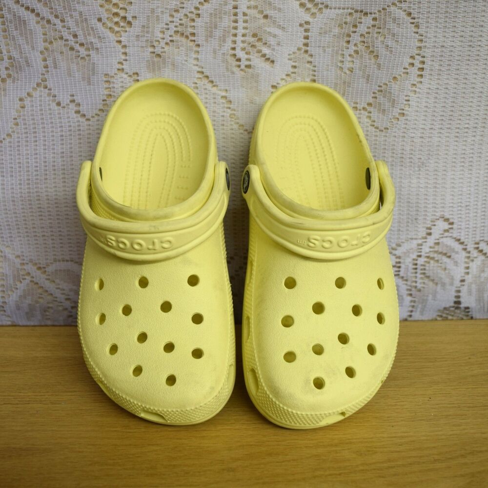 Crocs Mens Sz 6 Womens Sz 8 Yellow Slip On Shoes Comfort Walking Sandals Unisex